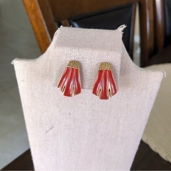 Vintage ClipOn Earrings - Picture 1 of 4